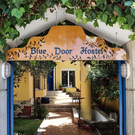 Blue Door Hostel ติรานา ภายนอก รูปภาพ