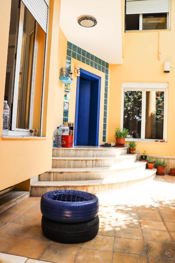 Blue Door Hostel ติรานา ภายนอก รูปภาพ